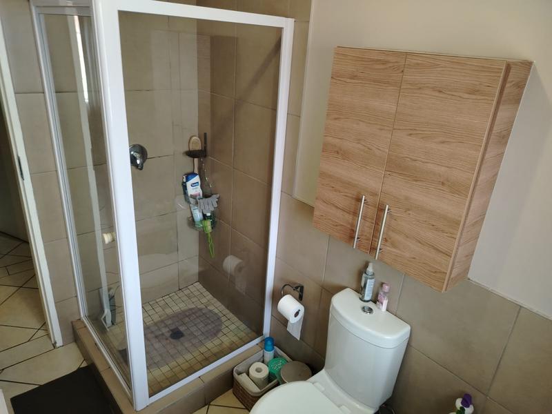 To Let 2 Bedroom Property for Rent in Monavoni Gauteng