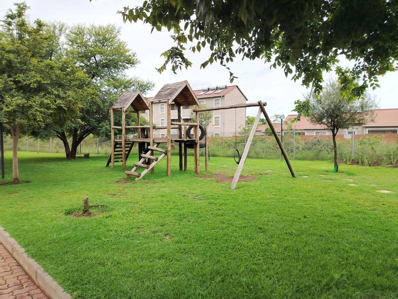 To Let 2 Bedroom Property for Rent in Monavoni Gauteng