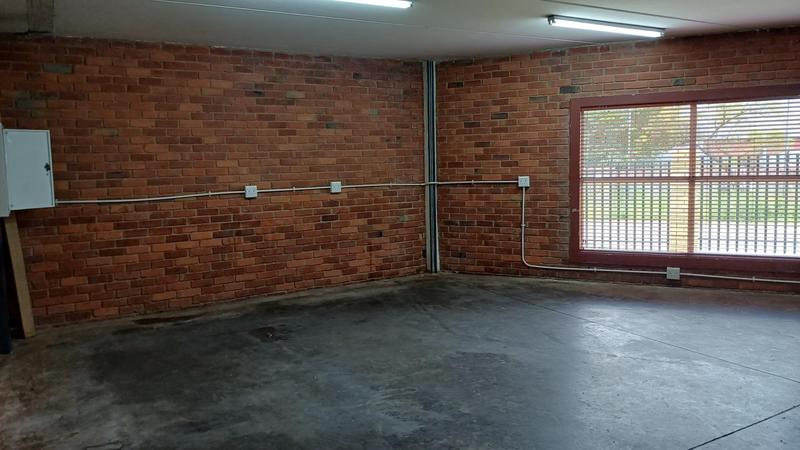 To Let commercial Property for Rent in Rooihuiskraal Gauteng