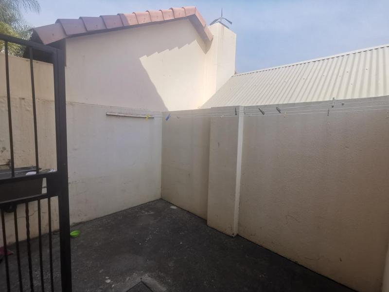 To Let 1 Bedroom Property for Rent in Wierda Park Gauteng