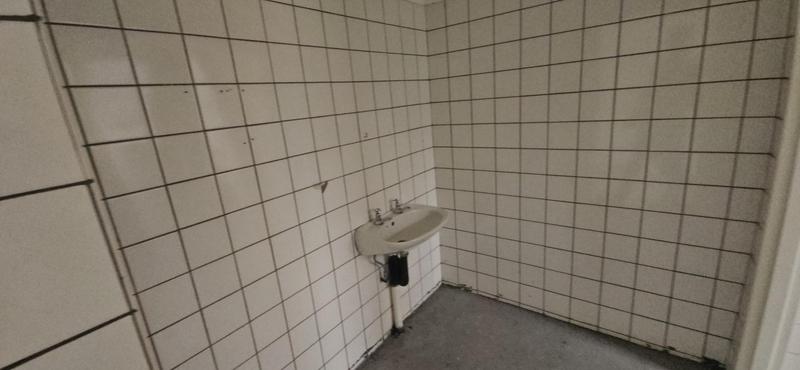 To Let commercial Property for Rent in Randjespark Gauteng