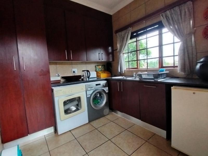 4 Bedroom Property for Sale in Amberfield Manor Gauteng