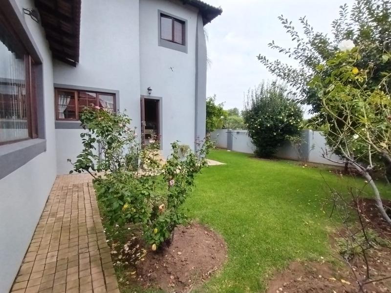 4 Bedroom Property for Sale in Amberfield Manor Gauteng