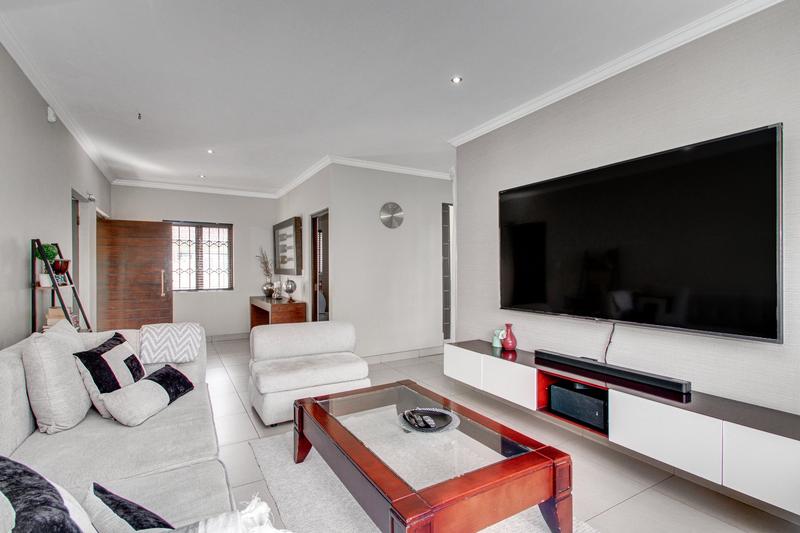 To Let 3 Bedroom Property for Rent in Broadacres Gauteng