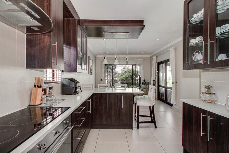 To Let 3 Bedroom Property for Rent in Broadacres Gauteng