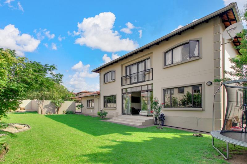 To Let 3 Bedroom Property for Rent in Broadacres Gauteng