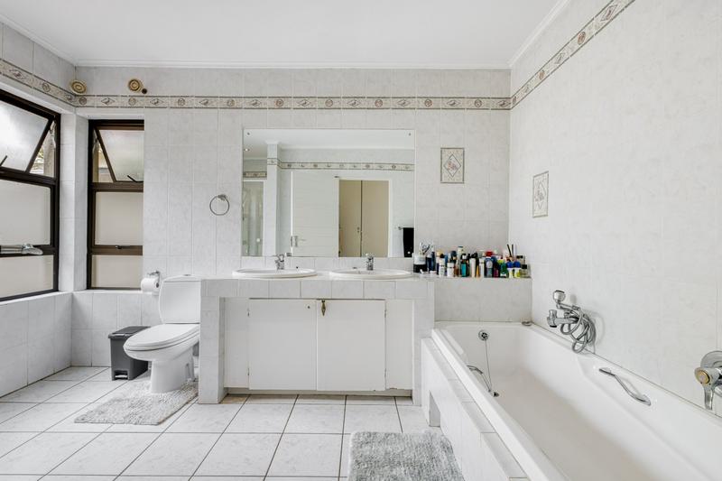 To Let 3 Bedroom Property for Rent in Dainfern Golf Estate Gauteng