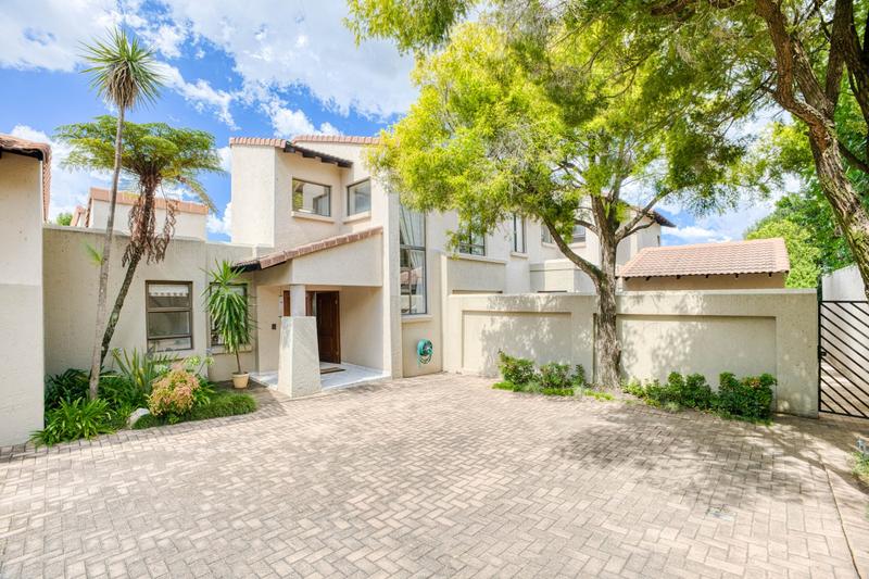 To Let 4 Bedroom Property for Rent in Dainfern Golf Estate Gauteng