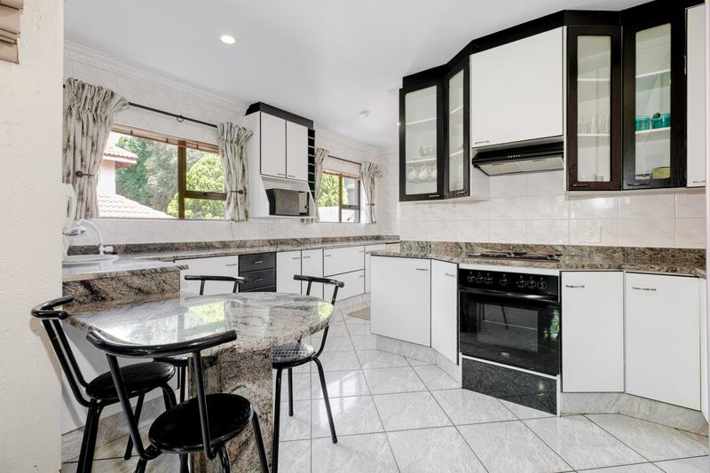 To Let 4 Bedroom Property for Rent in Dainfern Golf Estate Gauteng