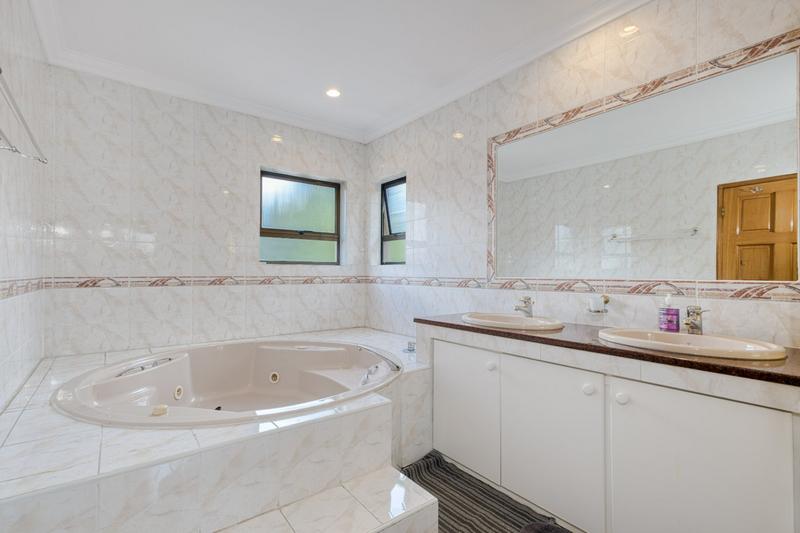 To Let 4 Bedroom Property for Rent in Dainfern Golf Estate Gauteng