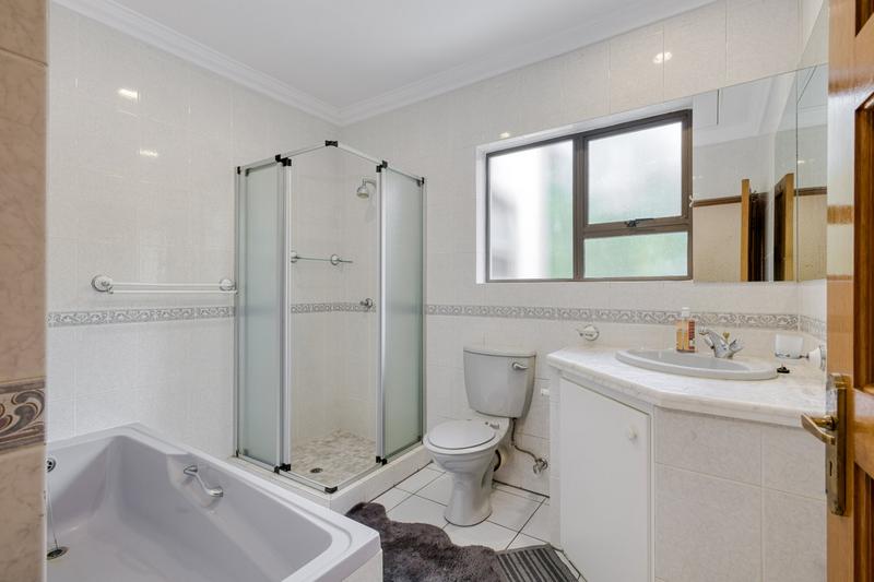 To Let 4 Bedroom Property for Rent in Dainfern Golf Estate Gauteng