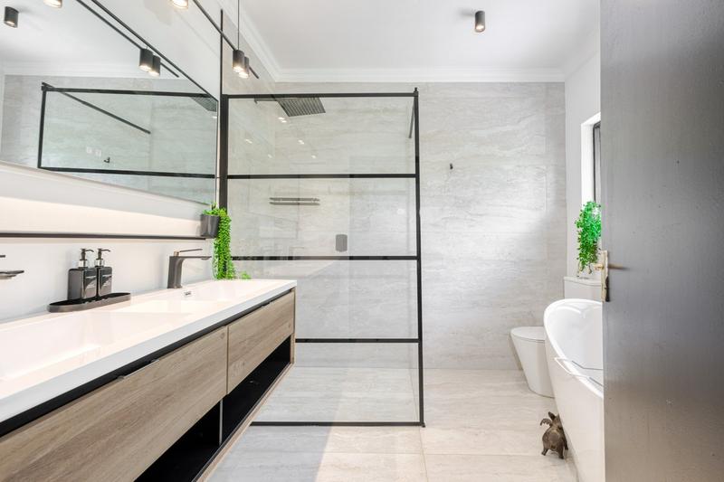 To Let 4 Bedroom Property for Rent in Dainfern Golf Estate Gauteng