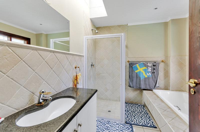 To Let 4 Bedroom Property for Rent in Dainfern Golf Estate Gauteng