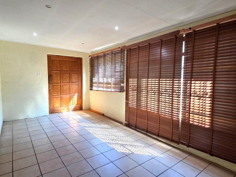 3 Bedroom Property for Sale in Faerie Glen Gauteng