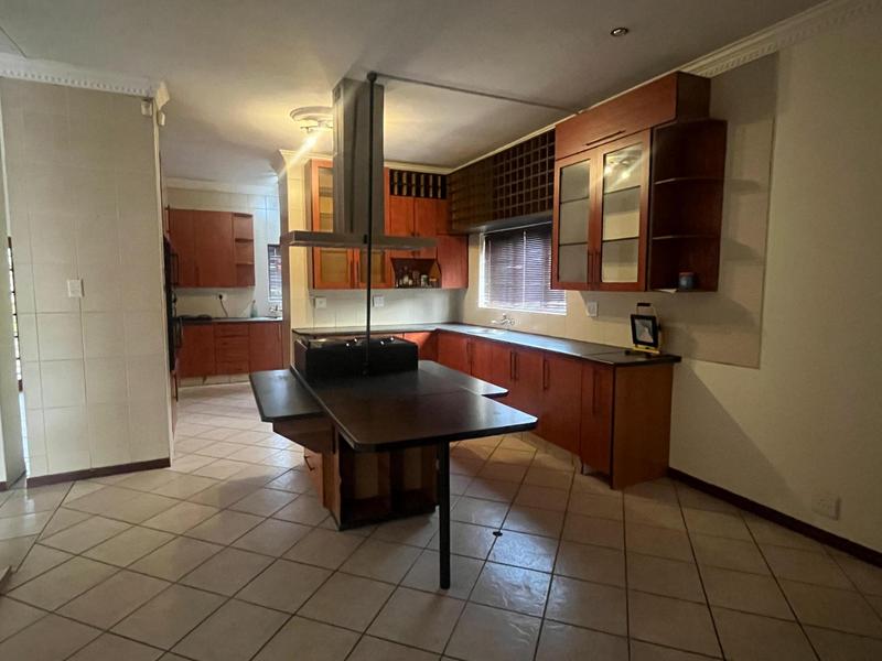 To Let 4 Bedroom Property for Rent in Olympus AH Gauteng