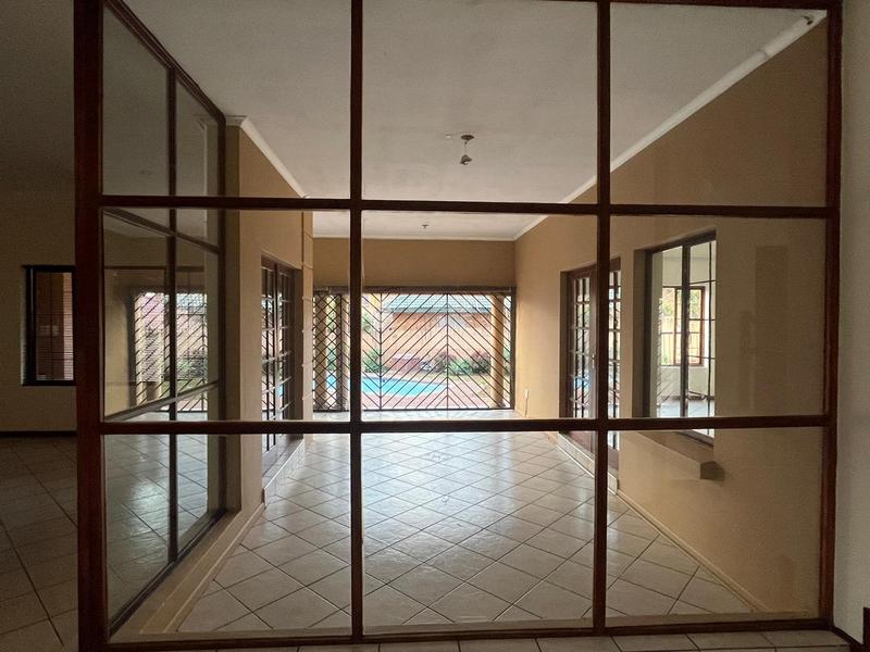 To Let 4 Bedroom Property for Rent in Olympus AH Gauteng