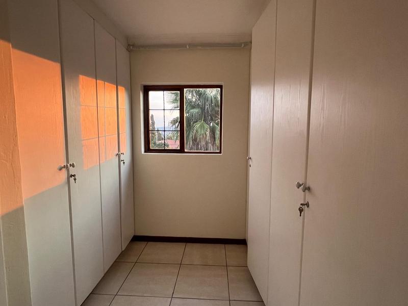 To Let 4 Bedroom Property for Rent in Olympus AH Gauteng