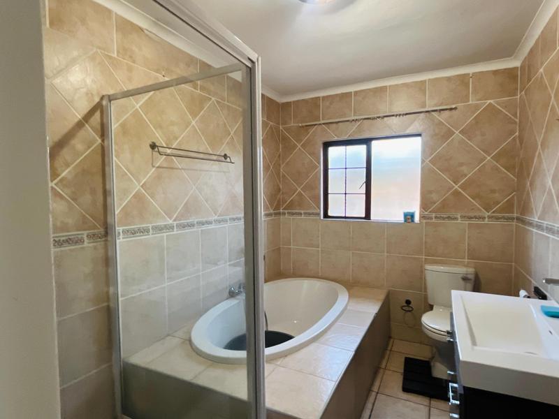 To Let 4 Bedroom Property for Rent in Olympus AH Gauteng