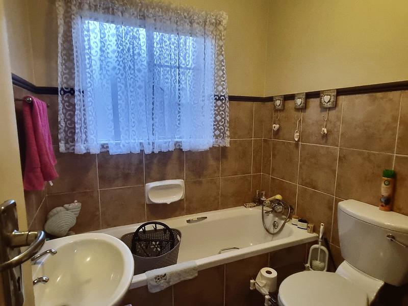 To Let 2 Bedroom Property for Rent in Olympus AH Gauteng