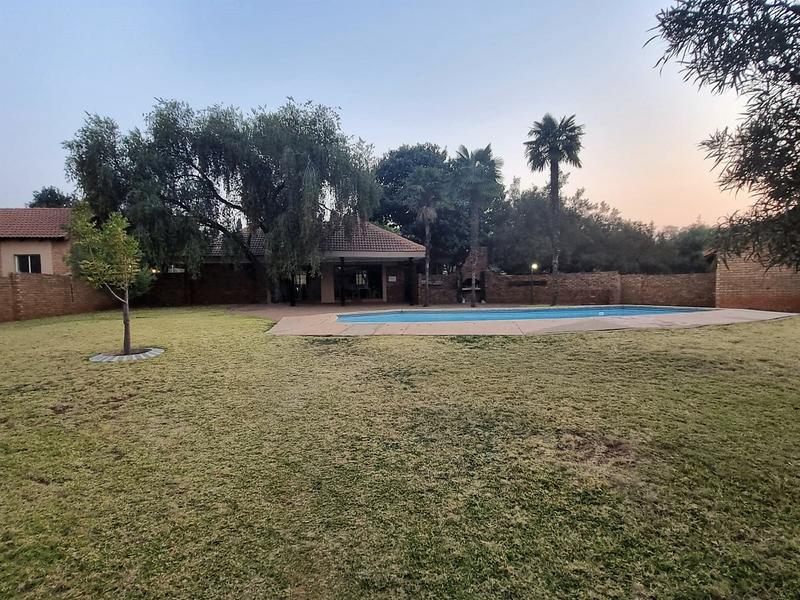 To Let 2 Bedroom Property for Rent in Olympus AH Gauteng