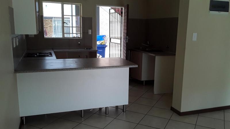 To Let 2 Bedroom Property for Rent in Stone Ridge Gauteng