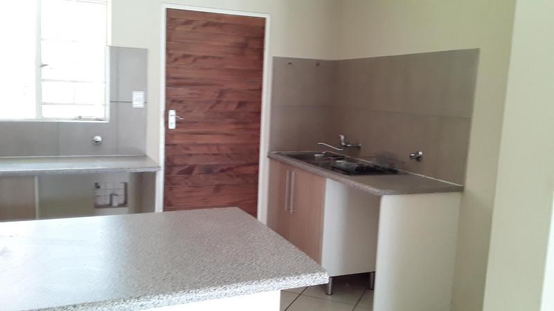 To Let 2 Bedroom Property for Rent in Stone Ridge Gauteng