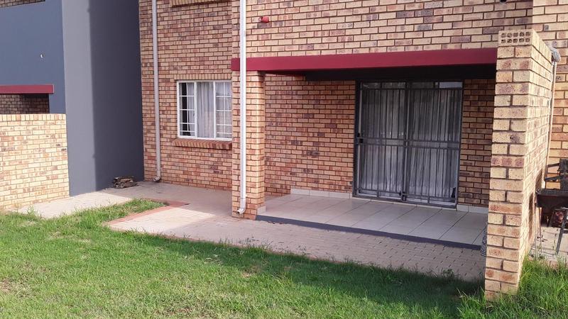 To Let 2 Bedroom Property for Rent in Stone Ridge Gauteng