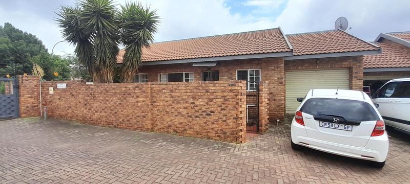 3 Bedroom Property for Sale in Eldoraigne Gauteng
