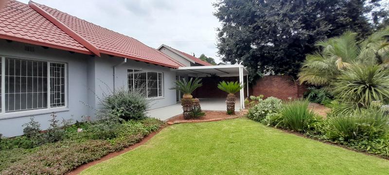 4 Bedroom Property for Sale in Hennopspark Gauteng