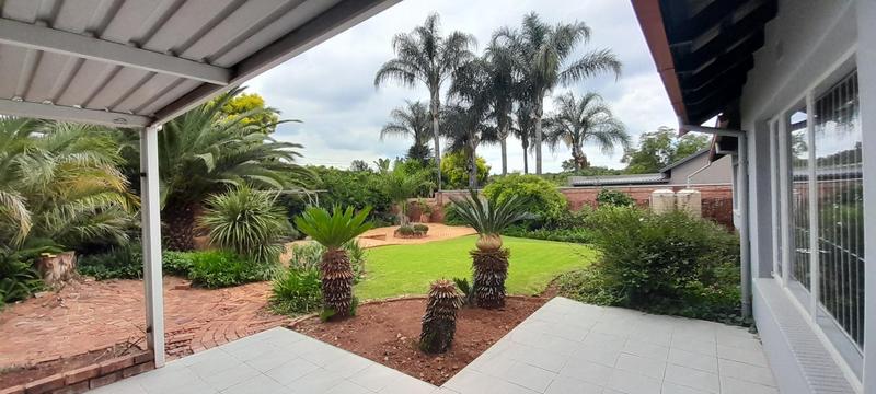 4 Bedroom Property for Sale in Hennopspark Gauteng