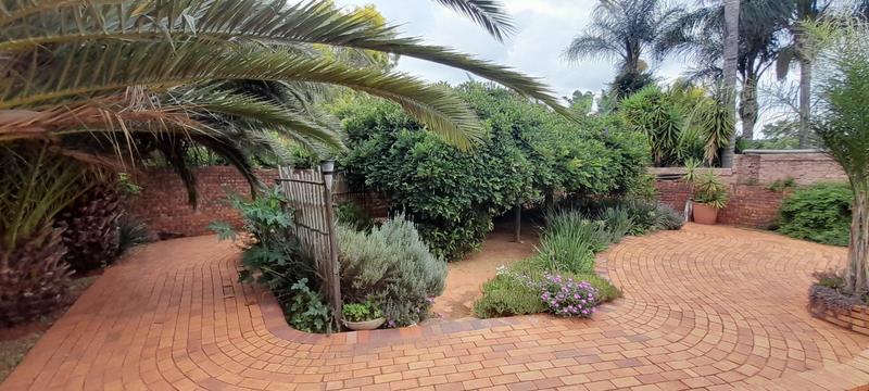 4 Bedroom Property for Sale in Hennopspark Gauteng