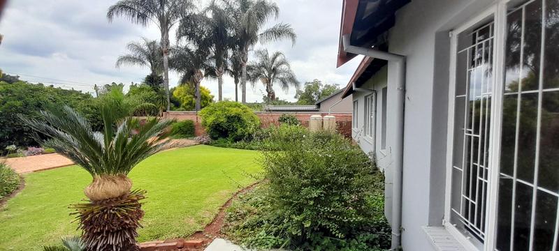 4 Bedroom Property for Sale in Hennopspark Gauteng