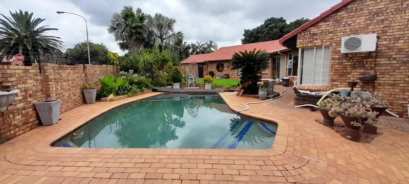 3 Bedroom Property for Sale in Wierda Park Gauteng