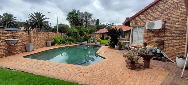 3 Bedroom Property for Sale in Wierda Park Gauteng