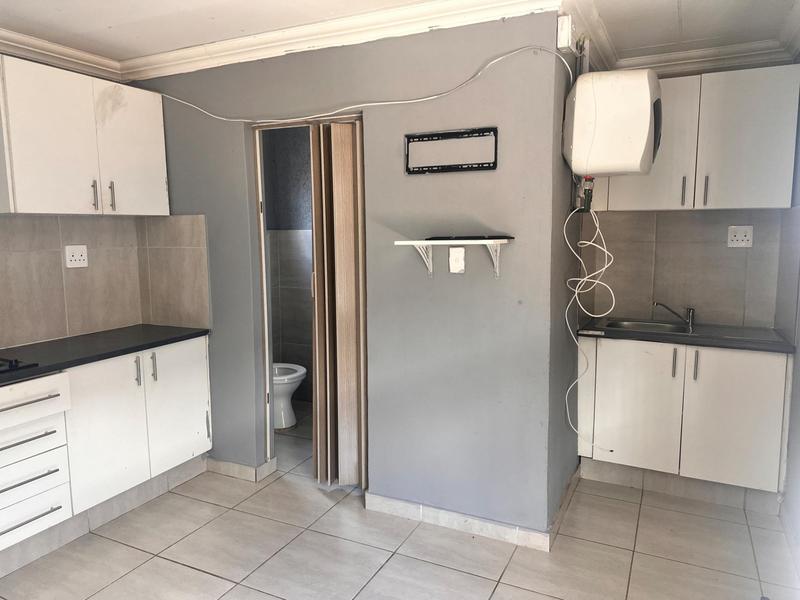 6 Bedroom Property for Sale in Soshanguve Gauteng