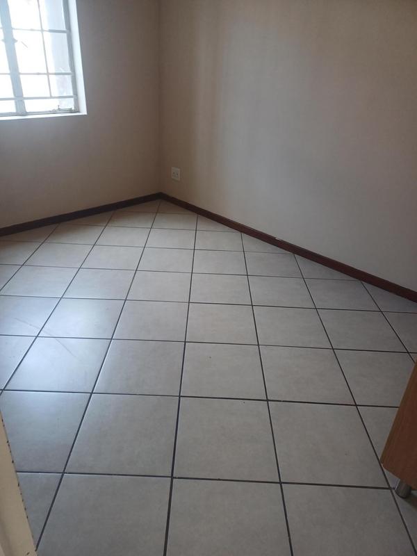 2 Bedroom Property for Sale in Stone Ridge Gauteng