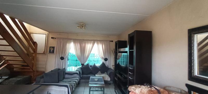 To Let 2 Bedroom Property for Rent in Strubensvallei Gauteng