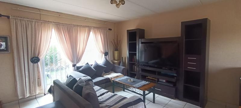 To Let 2 Bedroom Property for Rent in Strubensvallei Gauteng