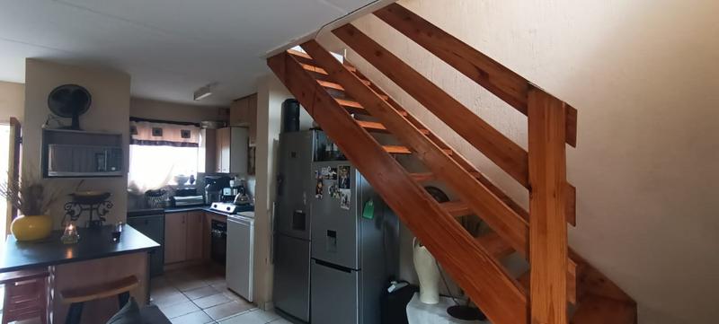 To Let 2 Bedroom Property for Rent in Strubensvallei Gauteng