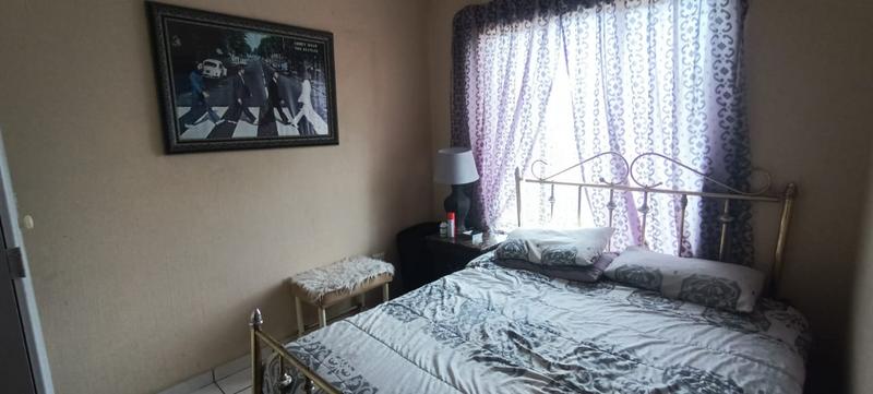 To Let 2 Bedroom Property for Rent in Strubensvallei Gauteng