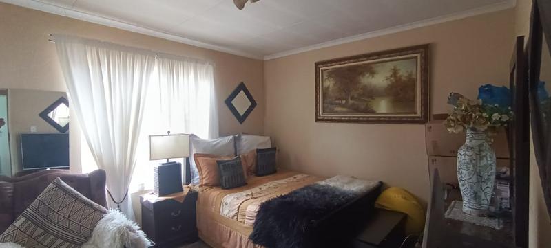 To Let 2 Bedroom Property for Rent in Strubensvallei Gauteng