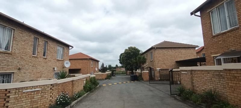 To Let 2 Bedroom Property for Rent in Strubensvallei Gauteng