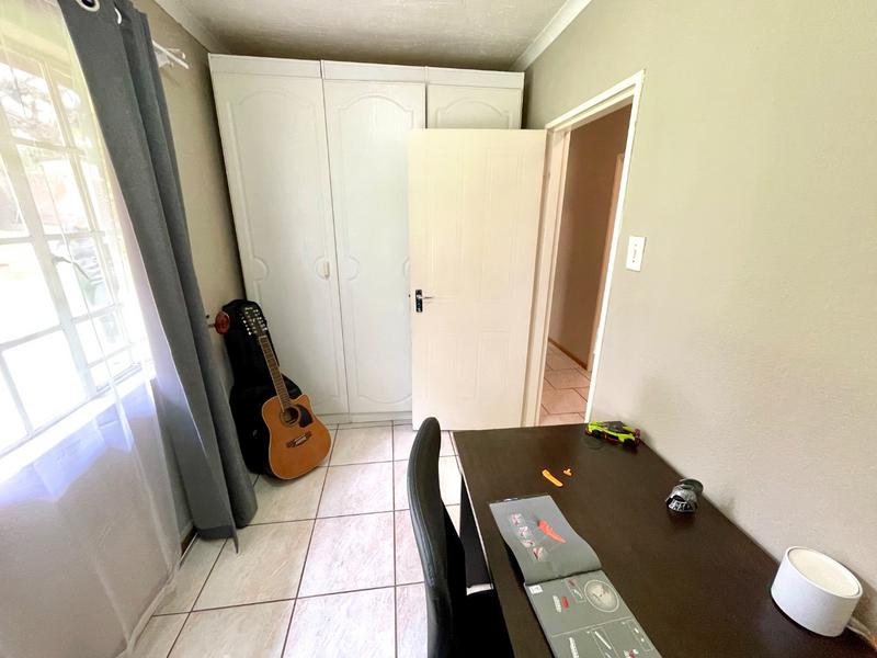 4 Bedroom Property for Sale in Noordheuwel Gauteng