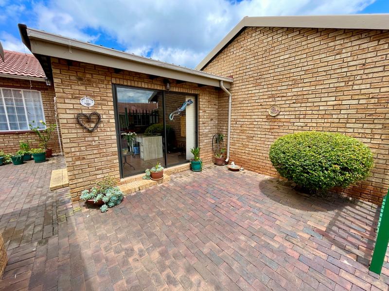 3 Bedroom Property for Sale in Noordheuwel Gauteng