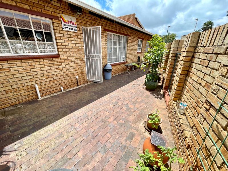 3 Bedroom Property for Sale in Noordheuwel Gauteng