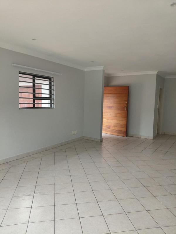 To Let 4 Bedroom Property for Rent in Bedfordview Gauteng