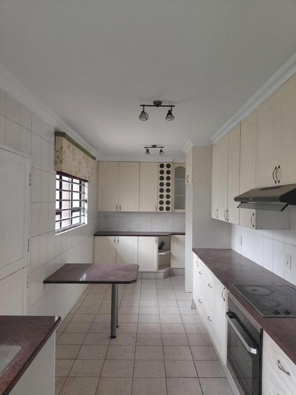 To Let 4 Bedroom Property for Rent in Bedfordview Gauteng