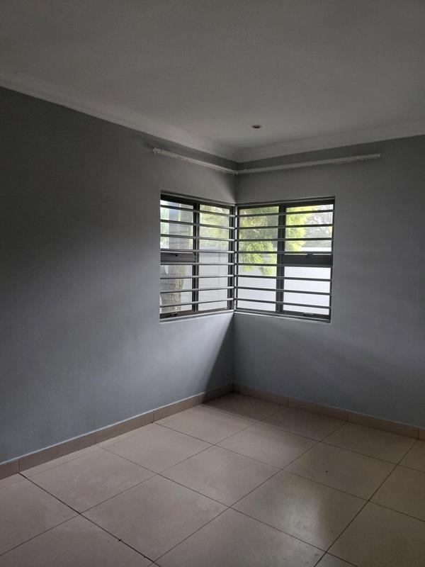 To Let 4 Bedroom Property for Rent in Bedfordview Gauteng