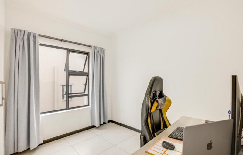 To Let 3 Bedroom Property for Rent in Broadacres Gauteng