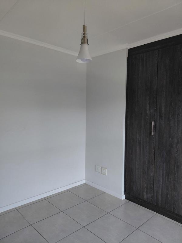 To Let 1 Bedroom Property for Rent in Olivedale Gauteng